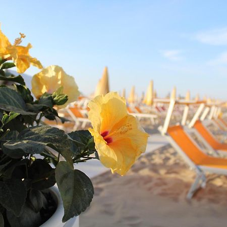 Hotel Villa Lieta Rimini Extérieur photo
